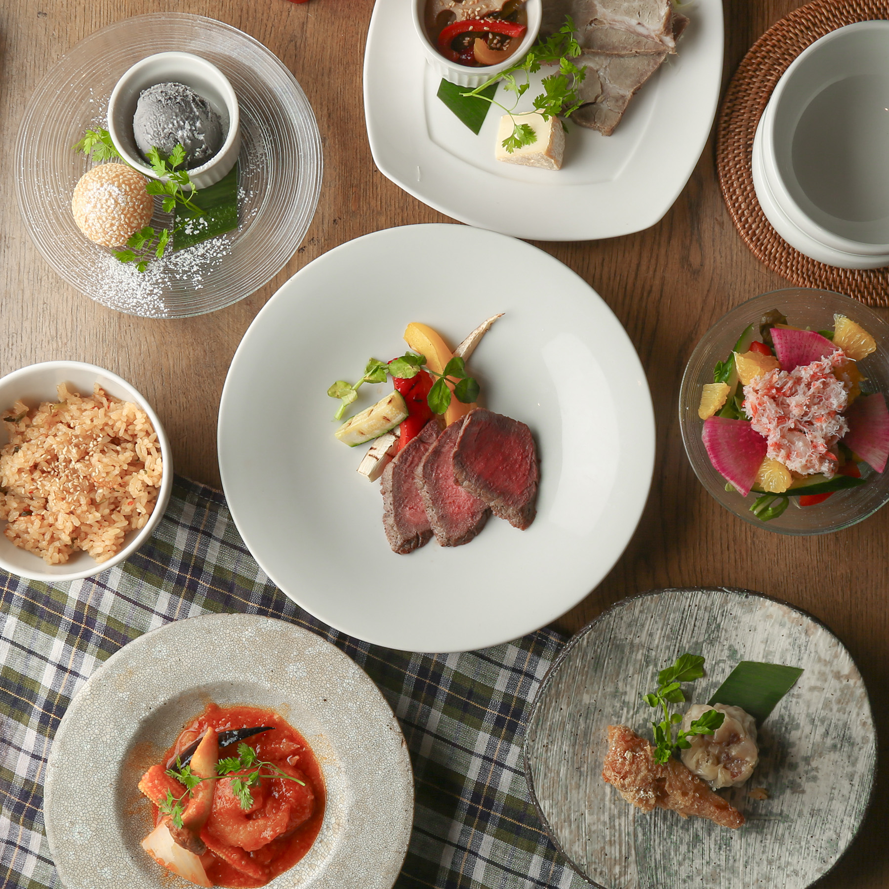 【フイユ･コース】”海老チリ”＆”ローストビーフ”のダブルメイン！ゆったり2.5ｈ※お一人様一皿ずつご提供